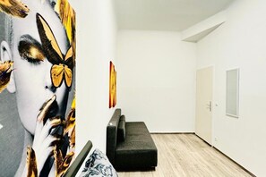 Interior - Comfy Room in a Shared Apt, 10Min to FAC Platz (Vienna)