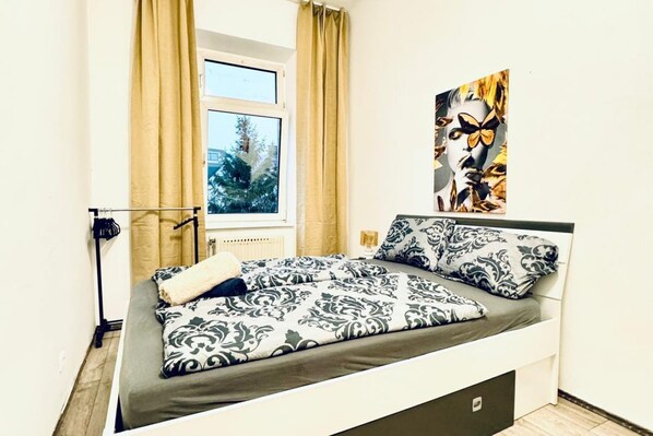 1 bedroom, WiFi, bed sheets