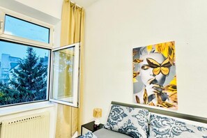 Interior - Cozy Room in a Shared Apt, 10Min to FAC Platz (Vienna)