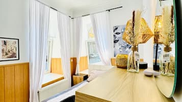 10 bedrooms, bed sheets