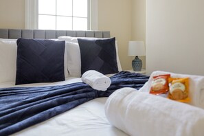 2 bedrooms, iron/ironing board, Internet, bed sheets