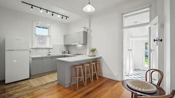 Comfort House | In-room dining