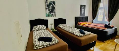 1 bedroom, bed sheets