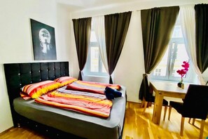 1 bedroom, bed sheets