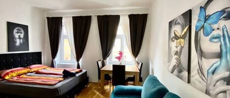 1 多间卧室、床单