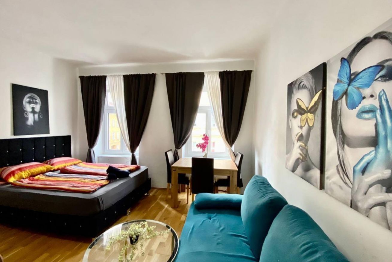 1 bedroom, bed sheets