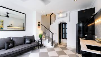 Televisión LCD de 30 pulgadas con canales por cable