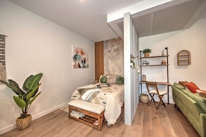 1 bedroom, desk, iron/ironing board, free WiFi