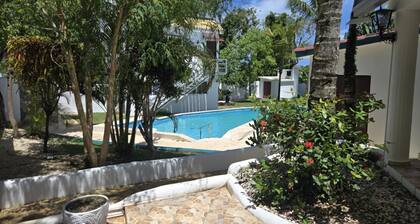 For vacations with family, friends or a wedding. Dogs welcome!