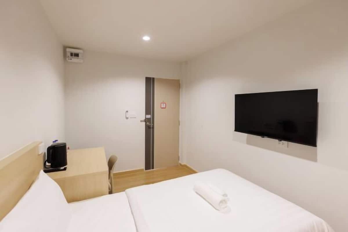 Minibar (free items), in-room safe, desk, laptop workspace