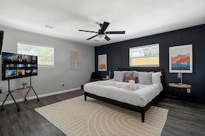 4 habitaciones, tabla de planchar con plancha, wifi y ropa de cama 