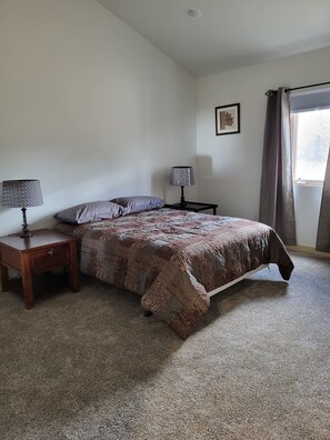 4 bedrooms, WiFi, bed sheets - Lariat Lodge (Laramie)