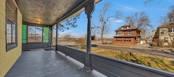 Newly Renovated 3BR Duplex-1st FL | 5 min to Niagara Falls |Trails Nearby!