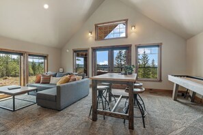 Smart-TV, Kamin, Videospiele