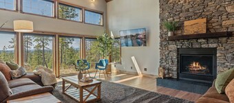 Mountain Top Retreat: Hot Tub, Sauna, Fire Pit, Seclusive 5 acres, Sunset Views