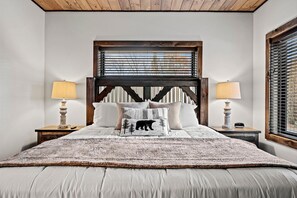 5 bedrooms, iron/ironing board, WiFi, bed sheets - Villa in Vogue/Stunning views/Heated pool/Hot tub! (Sevierville)