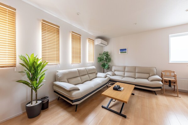 Living area - THE MAISON CHOUCHOU  (Sapporo)