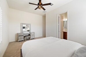 4 bedrooms, desk, iron/ironing board, WiFi