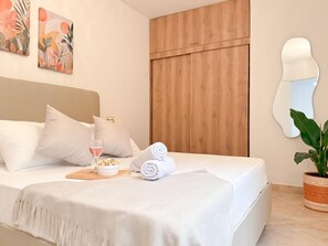 2 bedrooms, iron/ironing board, WiFi, bed sheets