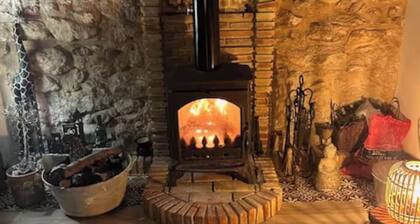 House -Sleeps 6-Garden-Fireplace