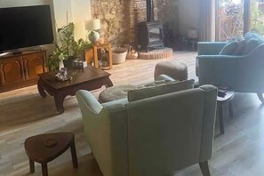 Fernseher, Kamin