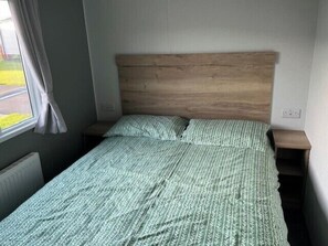 3 quartos, ferros/tábuas de passar roupa, Wi-Fi, roupa de cama