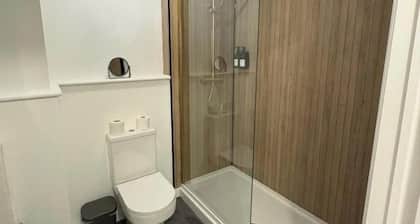 2 Bed-Sleeps 3-Parking-Town Centre