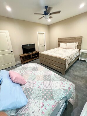 2 bedrooms, free WiFi, bed sheets, wheelchair access