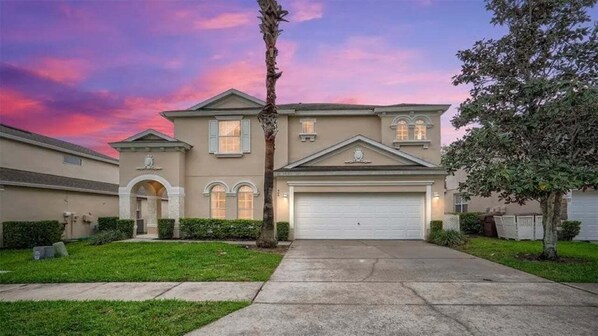 Exterior - 509 Relax & Play at This 6BR Pool Home (Haines City)