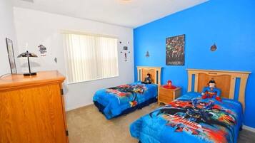 6 bedrooms, desk, iron/ironing board, free WiFi