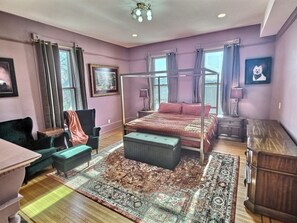9 bedrooms, iron/ironing board, WiFi, bed sheets