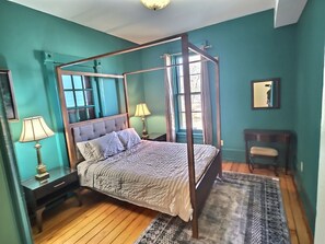 9 bedrooms, iron/ironing board, WiFi, bed sheets - The Governors Manison (Wauwatosa)