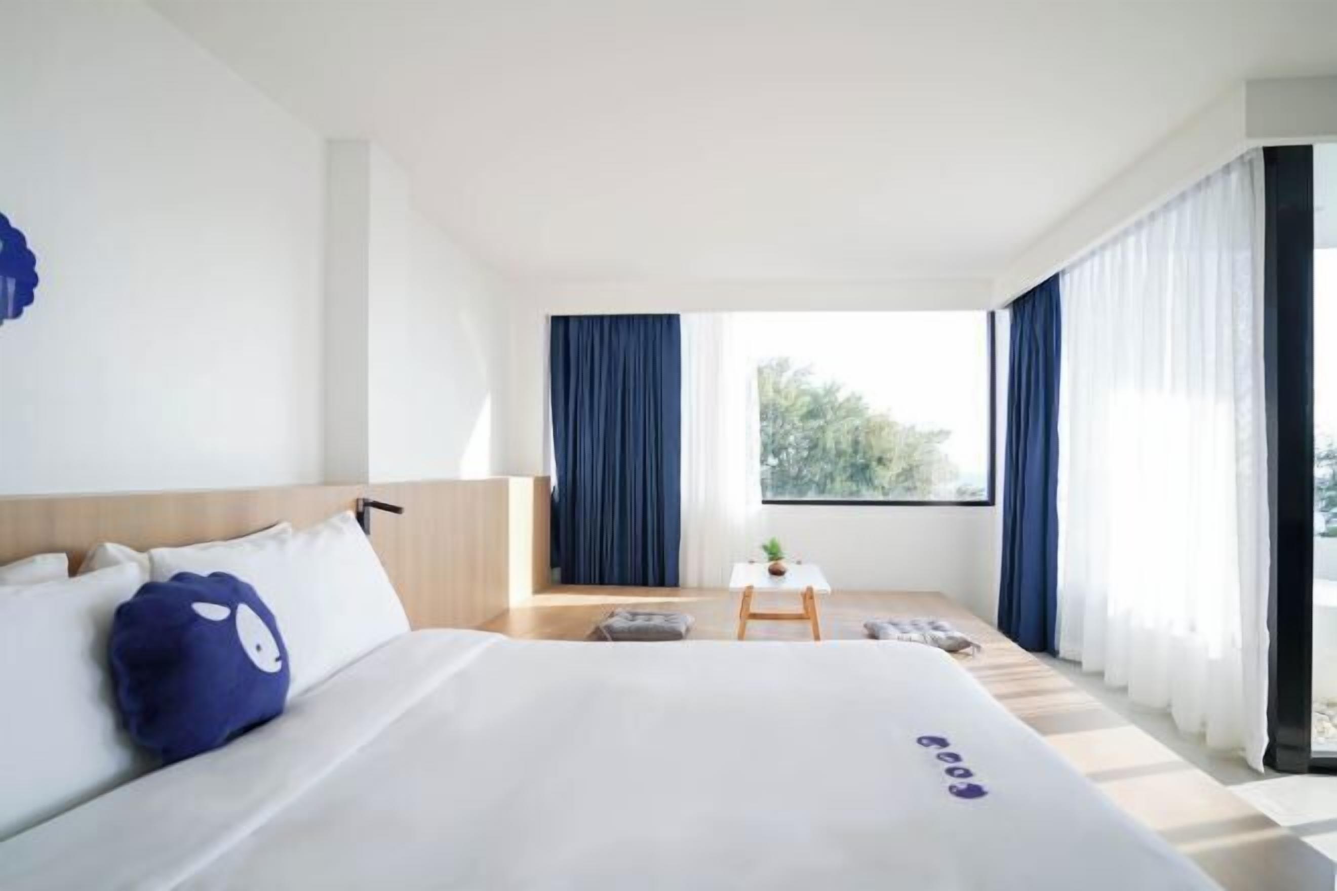 In-room safe, laptop workspace, free WiFi, bed sheets