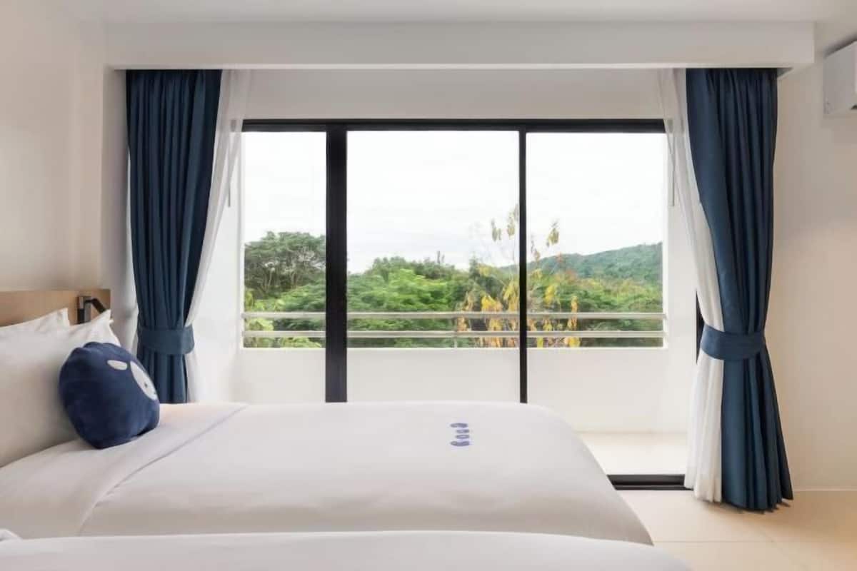 In-room safe, laptop workspace, free WiFi, bed sheets