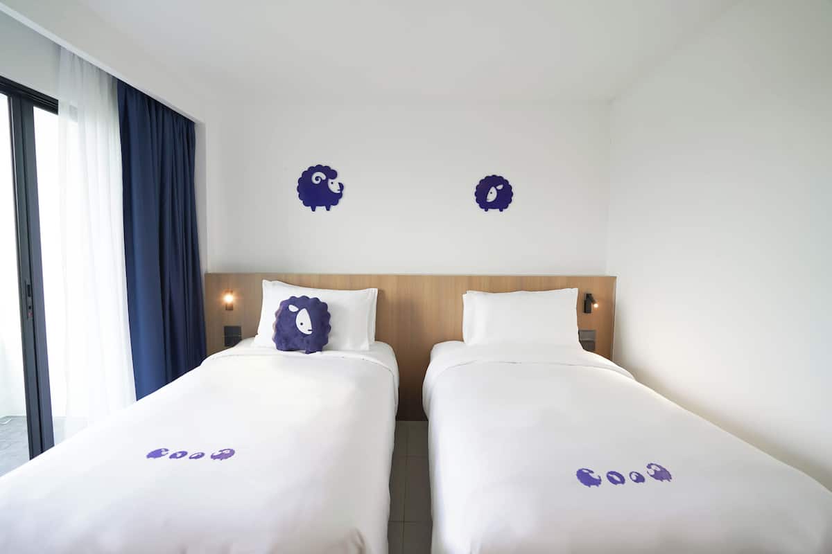 Caja fuerte, espacio para trabajar con un portátil, wifi gratis