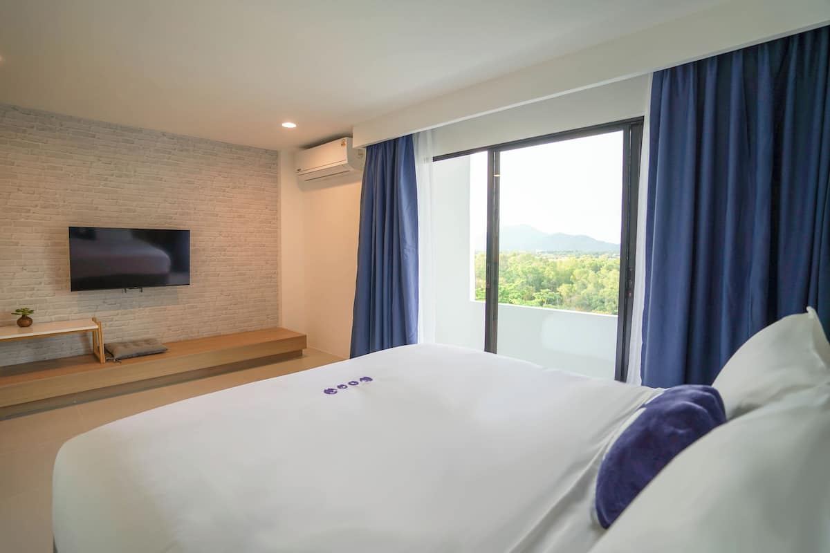 Caja fuerte, espacio para trabajar con un portátil, wifi gratis