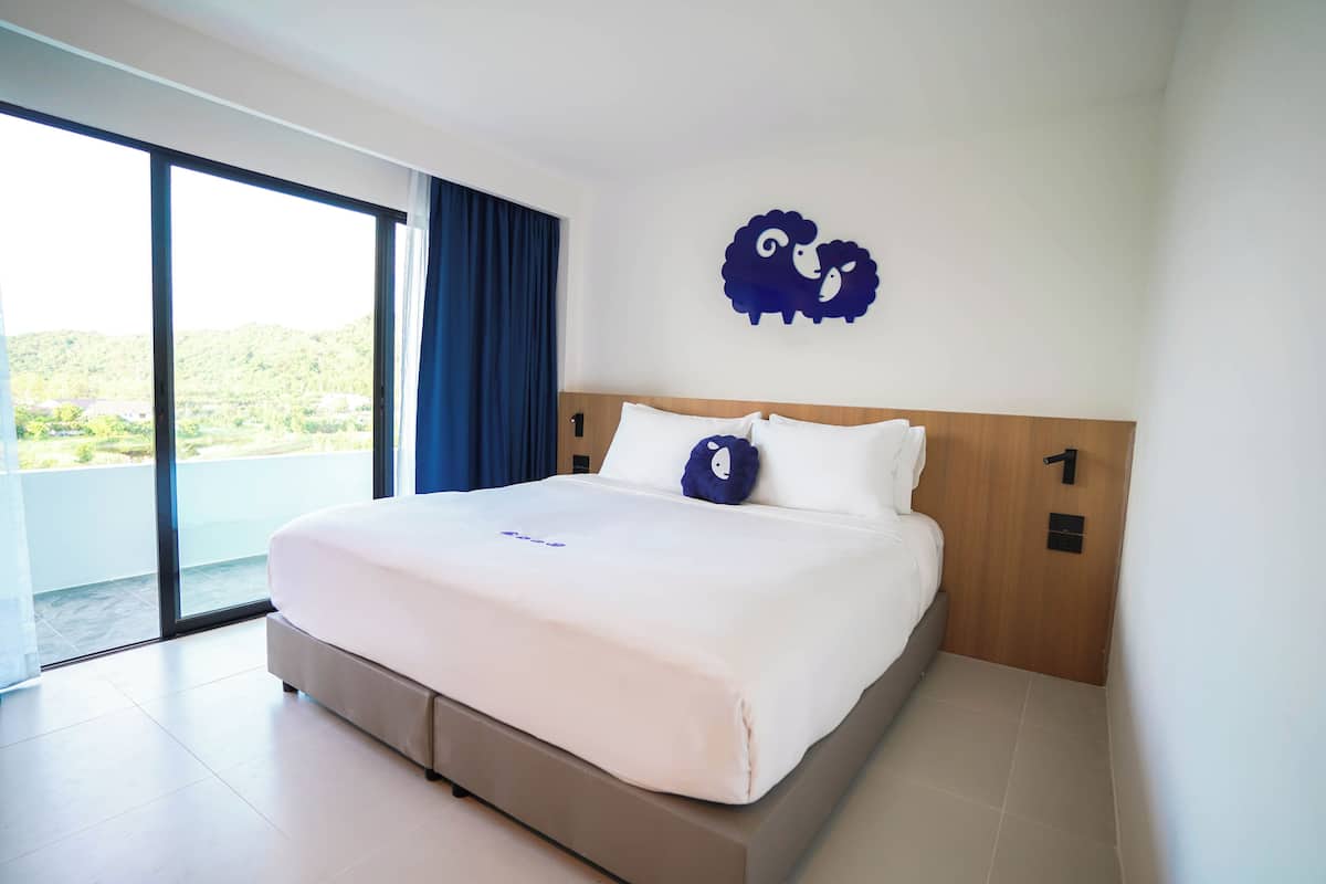 Caja fuerte, espacio para trabajar con un portátil, wifi gratis