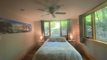 3 bedrooms, free WiFi, bed sheets