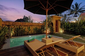 Outdoor pool - Pelana Ubud Villa (Tegallalang)