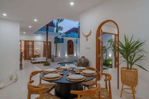 Dining - "MIYA" Luxurious 3BR w/ Outdoor-Cinema Canggu Beach (Bali)