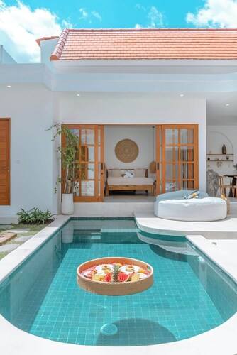 "MIYA" Luxurious 3BR w/ Outdoor-Cinema Canggu Beach
