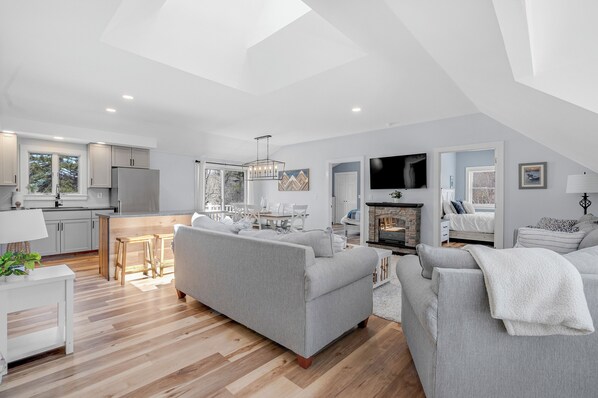 2 makuuhuonetta, silitysrauta/-lauta, ilmainen Wi-Fi, vuodevaatteet