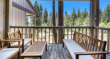 Cozy lofted condo in Kings Beach close to everything!