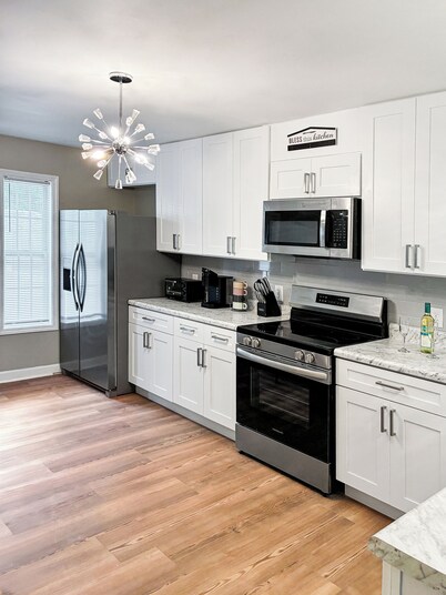 Stunning 3-bedroom house near The University & Downtown