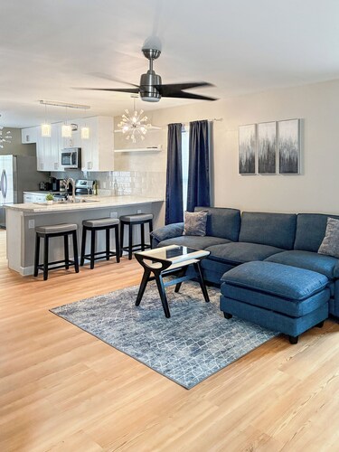 Stunning 3-bedroom house near The University & Downtown