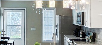 Stunning 3-bedroom house near The University & Downtown