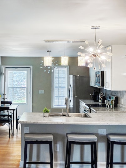 Stunning 3-bedroom house near The University & Downtown