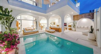 "Mykonian" Concept - Luxurious 3BR Canggu Beach