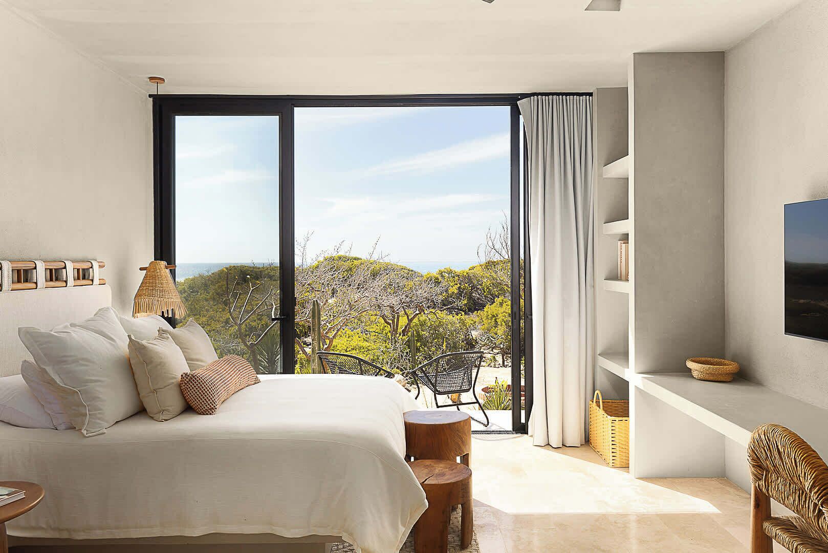 3 habitaciones, tabla de planchar con plancha, wifi y ropa de cama 