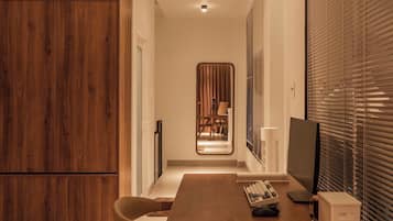 Habitación de lujo, vista a la ciudad | Wifi gratis
